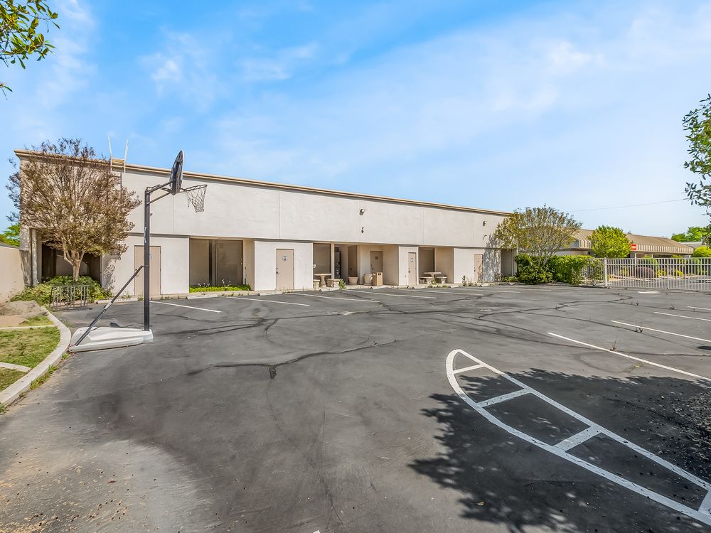 Professional Office Space Located Off Shaw Ave: 1241 E Shaw Ave, Fresno, CA 93710